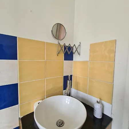 شقة 1st Floor Flat, 31 Lena Street, Easton, Bristol, Bs5 6db. Avon, Uk *